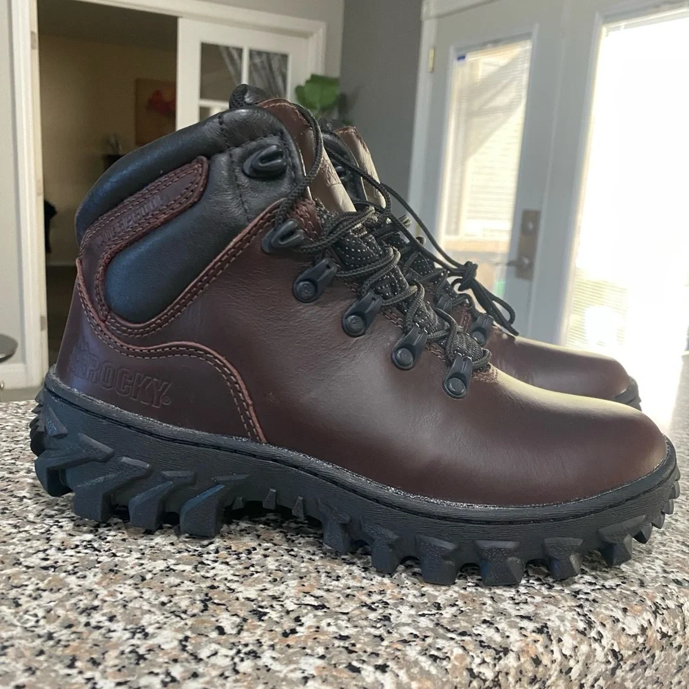 Rocky waterproof hiking boots size 4